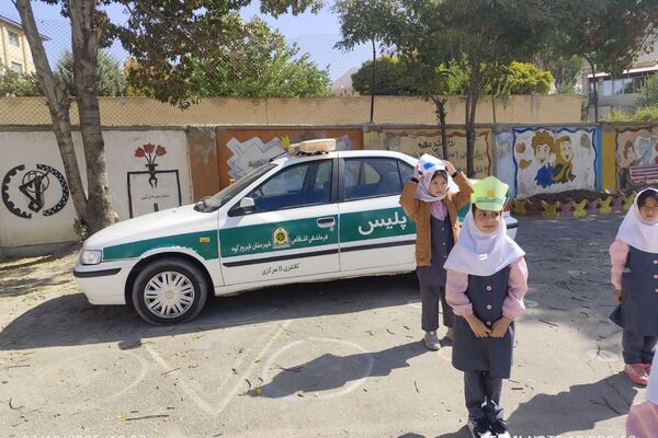 برگزاری مراسم هفته پدافند غیر عامل در دبستان‌ بنت‌الهدی فیروزکوه