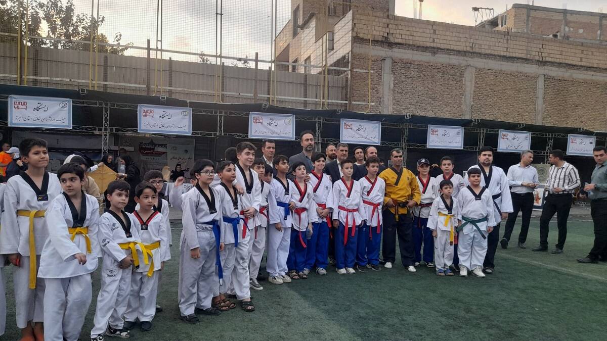 افتتاح میدان پویا با شعار دانش‌آموز پویا، خانواده بانشاط، جامعه سالم در ناحیه 4 کرج 