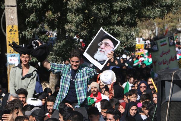 فریاد استکبار ستیزی از ورامین طنین انداز شد