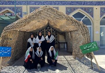 گرامیداشت  یاد و خاطره شهدای دفاع مقدس توسط دانش‌آموزان دبیرستان دخترانه خدادادی شهرضا