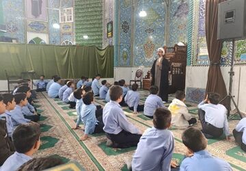 سلسله نشست‌های مهدوی آموزشگاه سید مصطفی خمینی میبد 