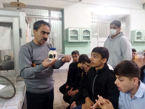 بازدید دانش‌آموزان دبیرستان نمونه دانش از پژوهشسرای رازی