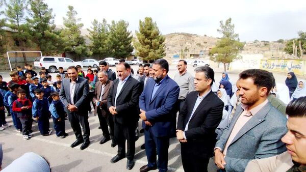 بازدید نماینده مجلس شورای اسلامی و عضو کمیسیون آموزش مجلس از مدارس بخش زاوین کلات