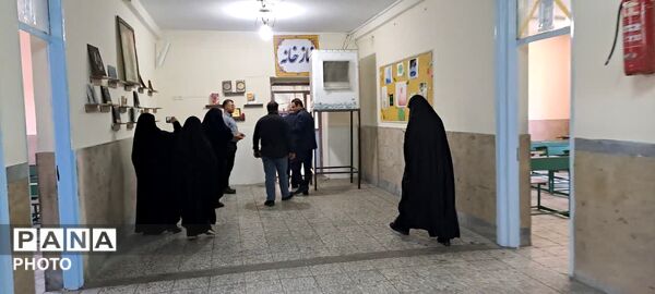 بازدید مسئولین  آموزش و پرورش ناحیه چهار کرج از مدارس اسکان زائران