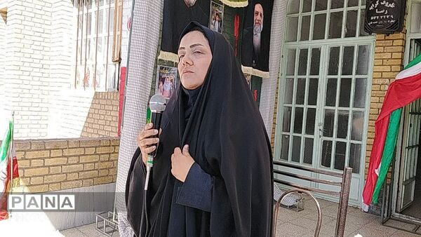 نواخته شدن زنگ جوانه ها در دبیرستان حضرت معصومه (س) شهر جعفریه
