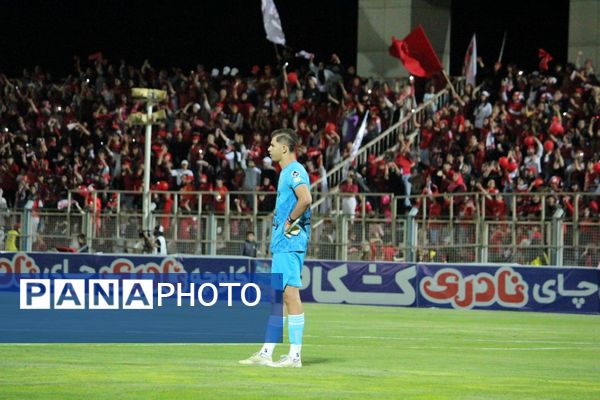 برد شیرین تراکتور در خانه مقابل آلمینیوم اراک