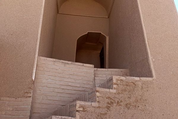 سفری به دل «قلعه قورتان» در شهرستان ورزنه