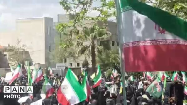 حضور گسترده‌ای  مردم خرم‌آباد در چلهمین روز شهادت رهبر شهید 