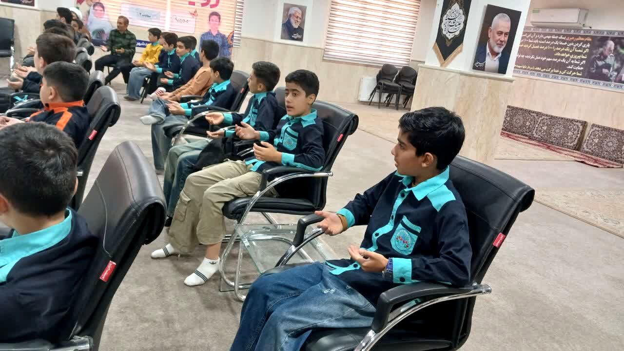 تقدیر از دانش‌آموزان دبستان سعادت بابت حضور فعال در نماز جمعه محمدشهر کرج