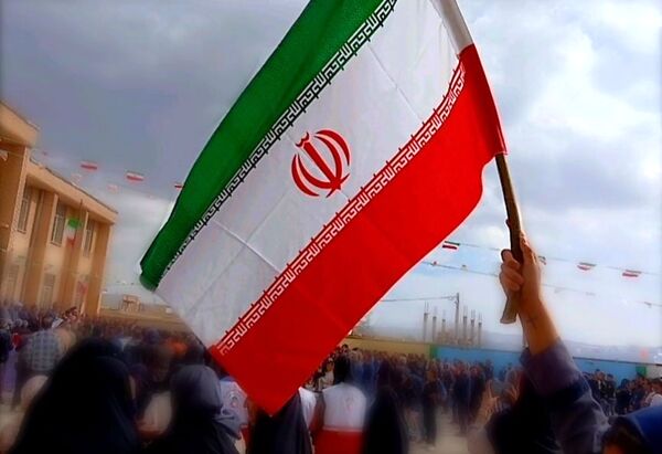 مردم شهرستان خانمیرزا در راهپیمایی ۲۲ بهمن وحدت را به نمایش گذاشتند