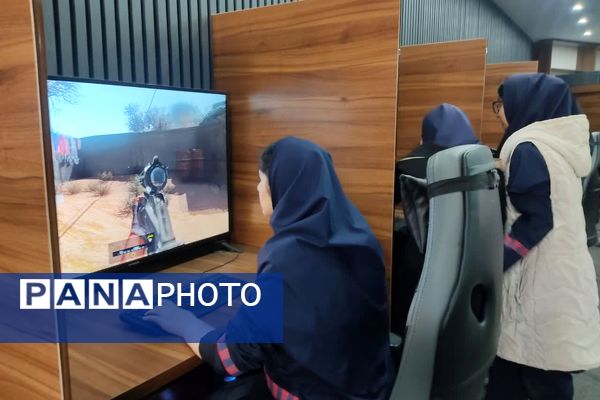 اردوی آمادگی و دفاعی دانش‌آموزان پایه نهم مدرسه فرشتگان در موزه دفاع مقدس