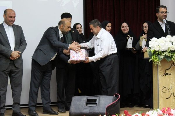  گرامیداشت هفته معلم در سالن شهید آوینی اداره آموزش و پرورش جوادآباد 