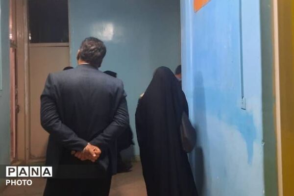 بازدید مدیر آموزش و پرورش ناحیه دو شهرری از دبستان شهید چمران