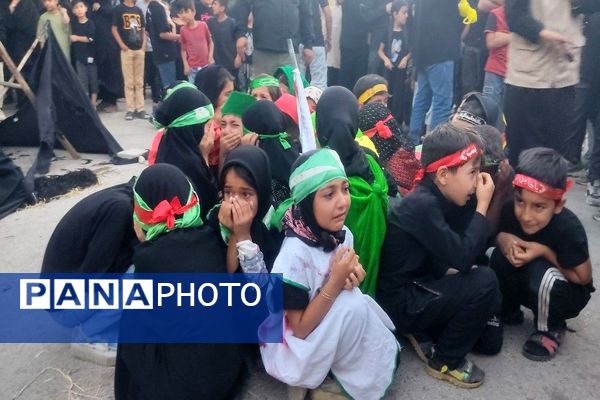 مراسم نمادین آتیش زدن خیمه ها در عصر روز عاشورا در شهر بار