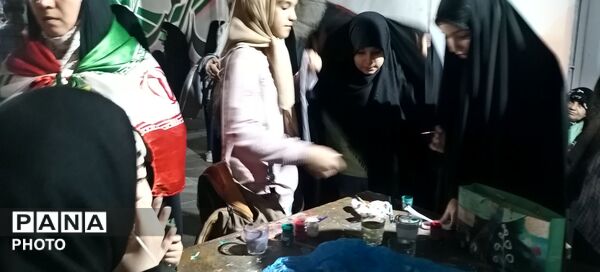 گذری بر غرفه های دهه نودی ها در نیشابور