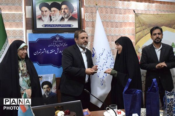 تجلیل از خبرنگاران فعال پانا در منطقه ۱۴؛ گام تازه برای توسعه آموزش‌های تخصصی رسانه‌ای دانش‌آموزان