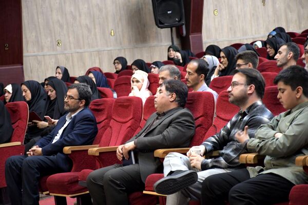 نقش بی‌بدیل مربیان تربیتی در شکوفایی نسل آینده در همایش منطقه ۵ تهران بازخوانی شد