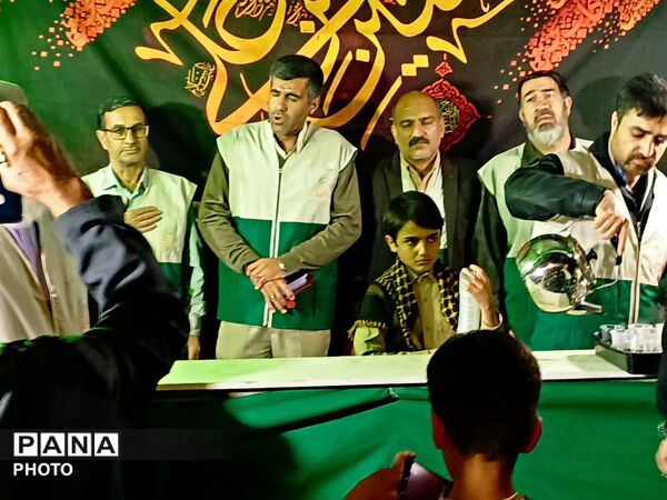 آیین معنوی و کودکانه در موکب نورانی امام رضا (ع) با نوای سوره‌های آسمانی