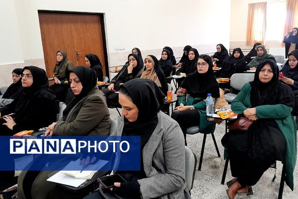 همایش فصلی مدیران مدارس فشافویه با تأکید بر قانون مداری، ارتقای کیفیت آموزشی و سلامت دانش آموزان 