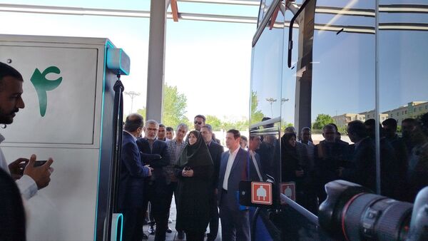 آیین افتتاح نیروگاه یک مگاواتی برق خورشیدی در البرز