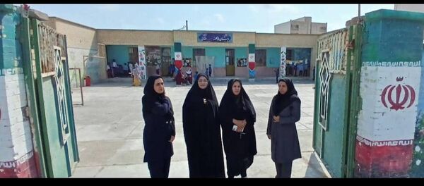 طنین «زنگ دوستی» در مدارس جاسک