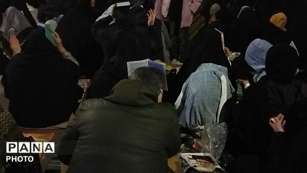 نیشابوری ها قرآن ها را به سر گرفتند-۲