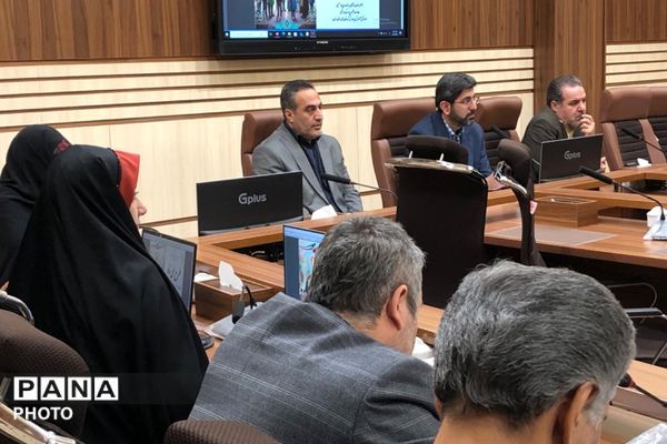 کارگاه توانمندسازی مدیران و معاونین پرورشی مدارس غیر دولتی و افتتاحیه طرح نماد در ناحیه دو شهرری 