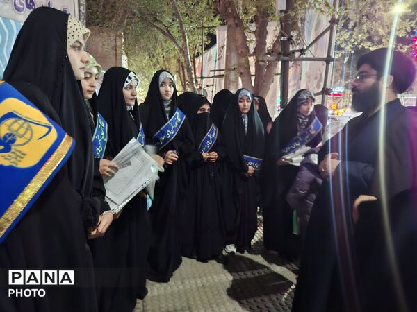  قدردانی از دختران انجمن اسلامی در راهپیمایی شهرستان آشخانه