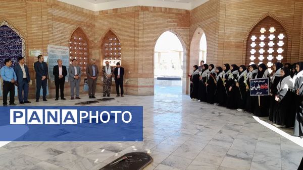 غبارروبی مزار شهدا در گناباد