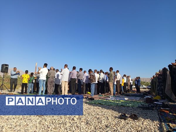 عید سعید فطر در جوار شهدای گمنام بخش احمدی 