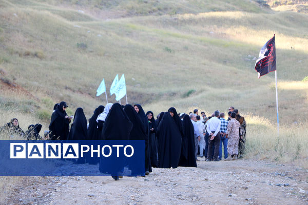 حضور زائران فرهنگی قم در یادمان «بلفَت و دوپازا»