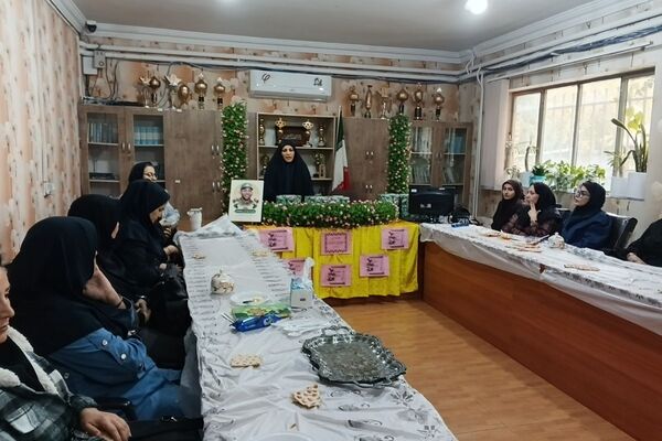 حضور مادر شهید امیرحسین گشانی و قدردانی از معلمان