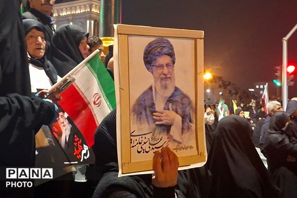 قرچکی‌ها خیابان را رها نمی‌کنند