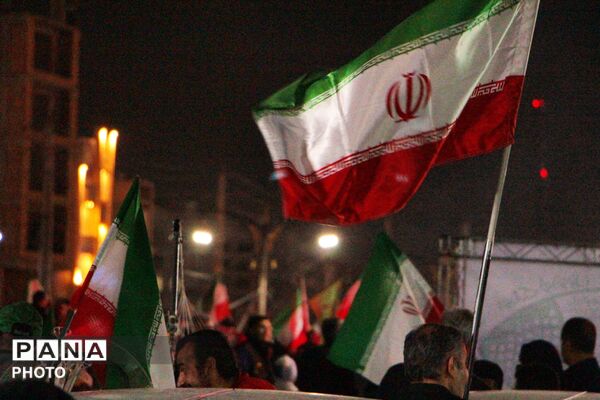 مراسم تشییع پیکر مطهر شهید محمدحسین عزیزی و مادر بزرگوارشان