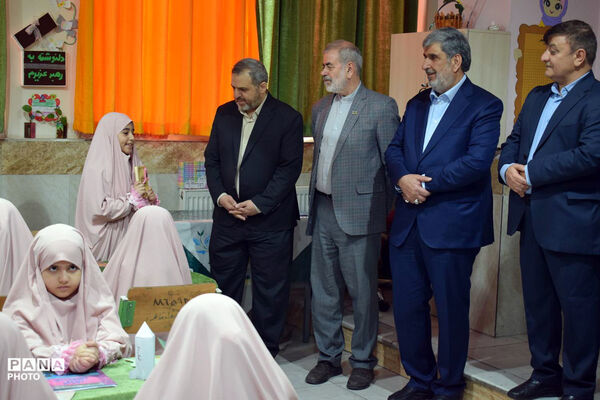 نشست منطقه‌ای مدیران مدارس خیرساز در مدرسه شاهد امام سجاد(ع)