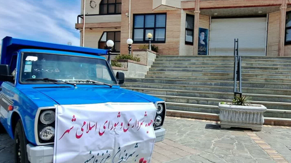 خدمت با قوت ادامه دارد؛ شهرداری فامنین یک دستگاه نیسان کمپرسی خریداری کرد