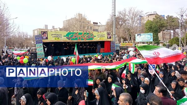 راهپیمایی یوم الله ۲۲ بهمن ماه امسال پررنگ تر از همیشه در شهر نیشابور 