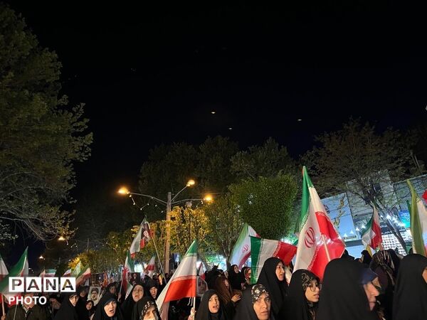 تجدید بیعت مردم کرج  با سومین رهبر انقلاب در تجمعات مردمی