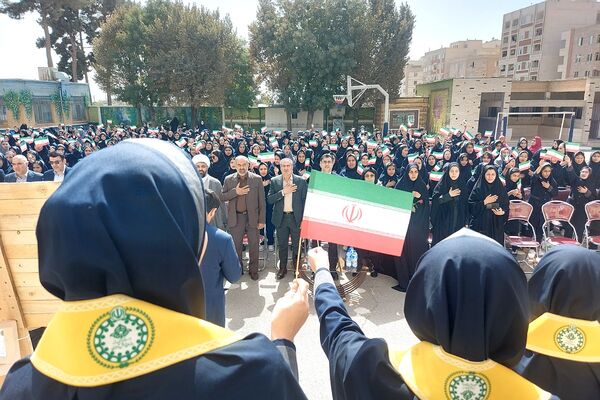 آیین بازگشایی مدارس با حضور نماینده مجلس شورای اسلامی در کهریزک 