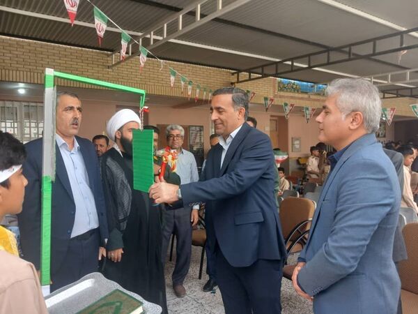 تجدید میثاق دانش‌آموزان سیریکی با آرمان‌های انقلاب در ۱۳ آبان 
