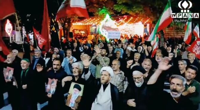 حضورِ پرشور در سوگِ رهبر شهید و پیمان دوباره با شهدا