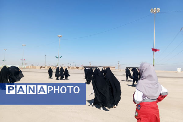قدم گذاشتن دانش‌آموزان رباط‌کریم بر خاک پاک شلمچه
