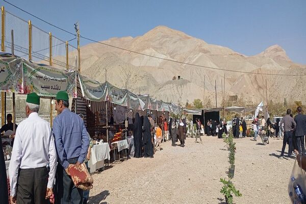 آغاز مراسم روز شهر بار با افتتاح نمایشگاه محصولات محلی و صنایع دستی