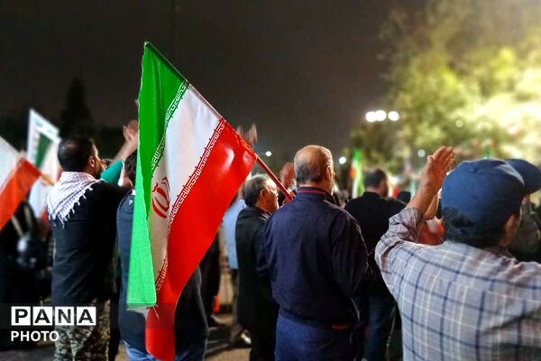 حضوری متفاوت در شبی به یادماندنی در سنگر خیابان