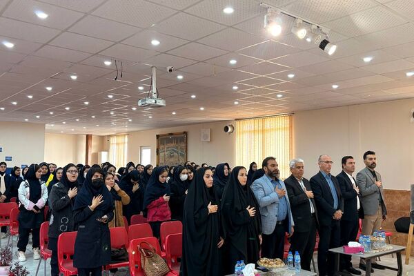 زنگ آغاز رقابت‌های هنری در گل‌های نمونه ورامین به صدا در آمد