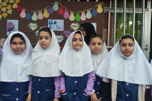جشن میلاد بانوی نور در دبستان سرای دانش شهر قدس