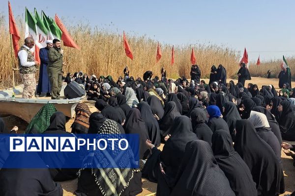 لحظات ناب در دیار نور، کنار شهدا 