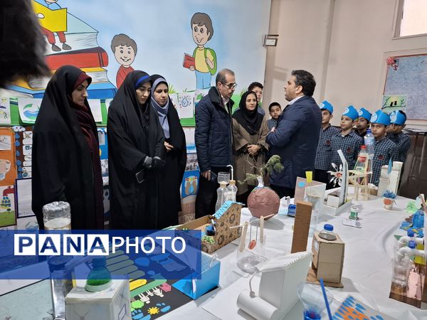 نمایشگاه دست سازه‌های دانش‌آموزان در دبستان هیأت امنایی ملاصدرا 