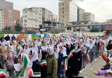 نواخته شدن زنگ انقلاب در مدارس بابلسر