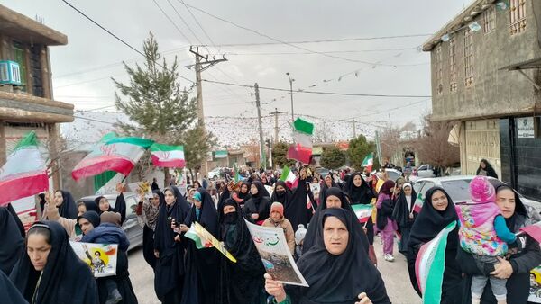 برپایی میز خدمت و نمایشگاه نقاشی در جشن 22 بهمن مارگون